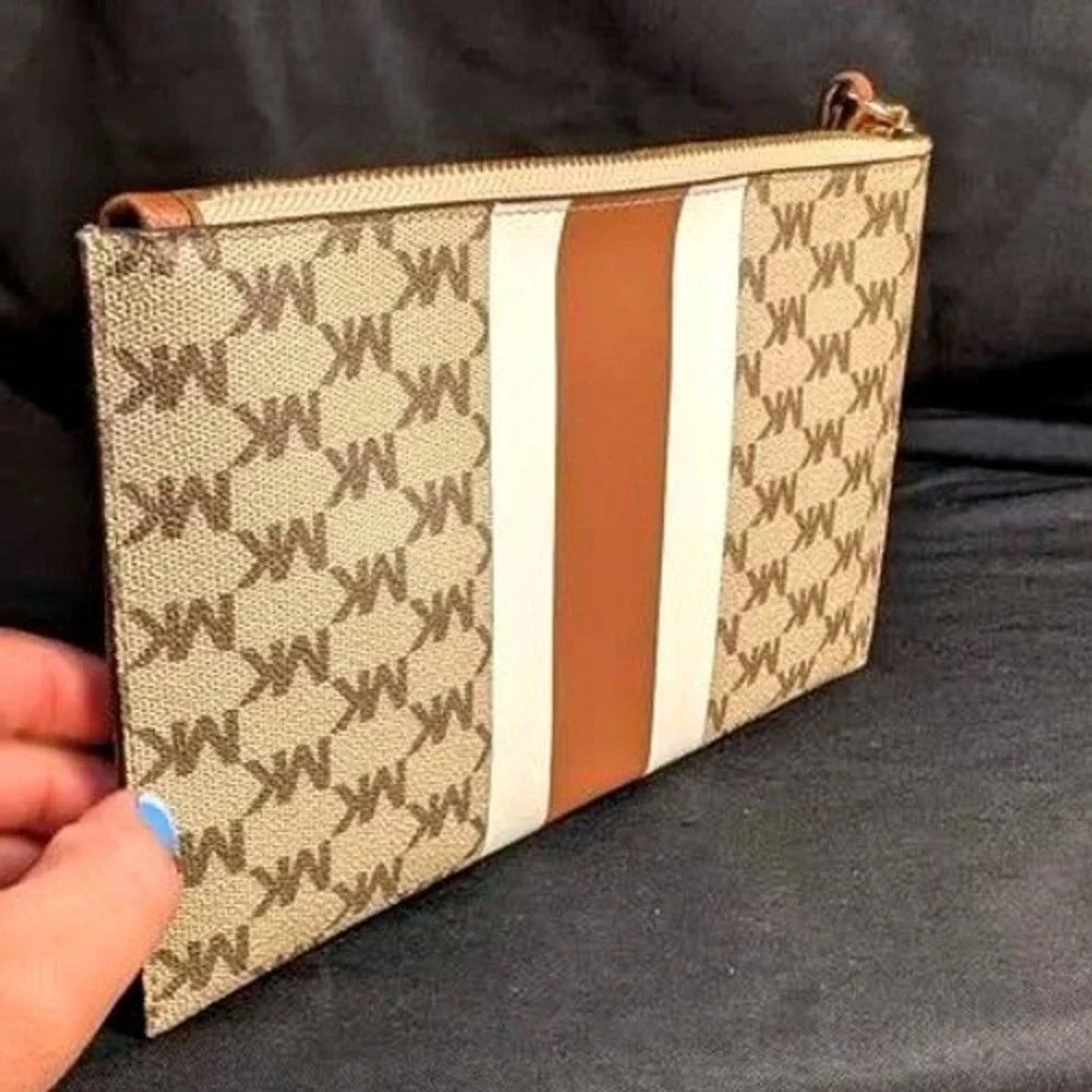 Michael Kors ~Jet Set Travel Medium Top Zip Wristlet ~ Vanilla Logo Stripe Acorn